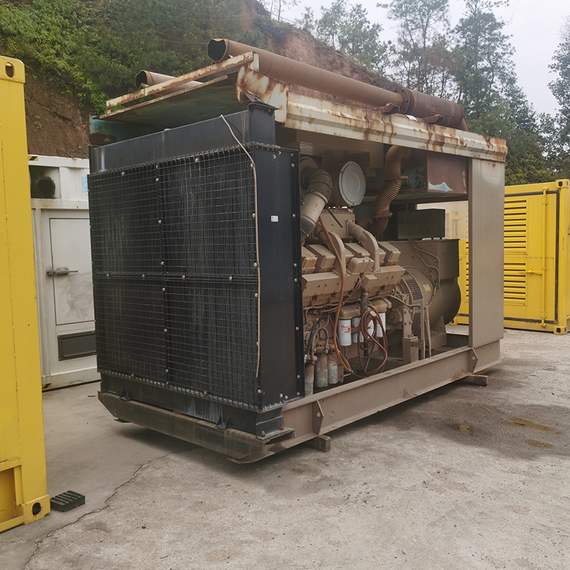 800KW康明斯二手发电机组销售-2018年出厂