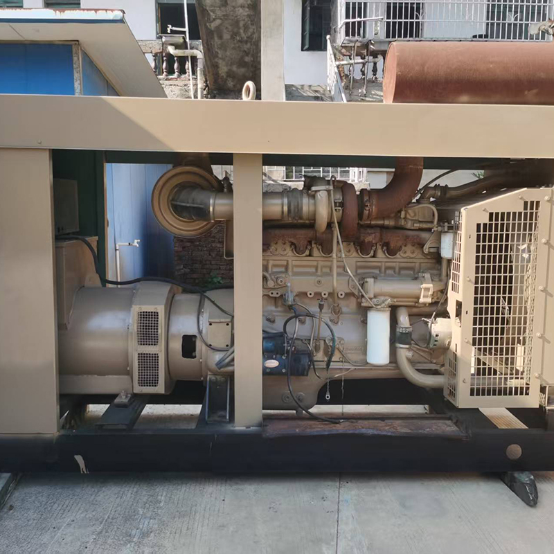 200KW重庆康明斯二手发电机组销售-2004年出厂