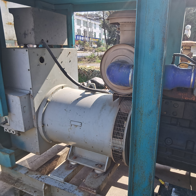 200KW东风康明斯二手发电机组出售-2015年出厂