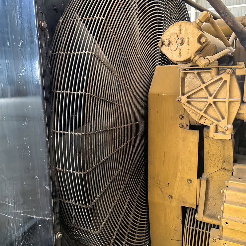800KW卡特彼勒二手发电机组销售价格-2004年出厂